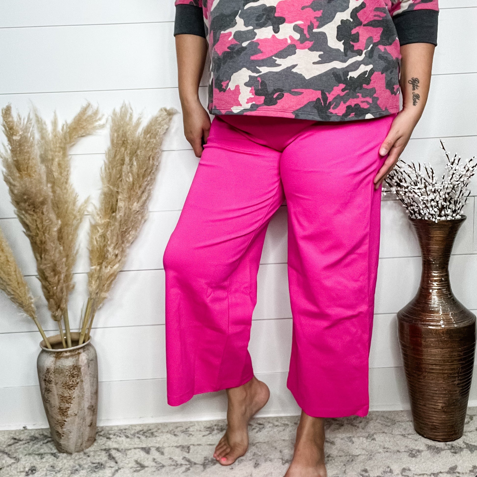 "Slight of Hand" Pull On Wide Leg Crop Trousers (Hot Pink)