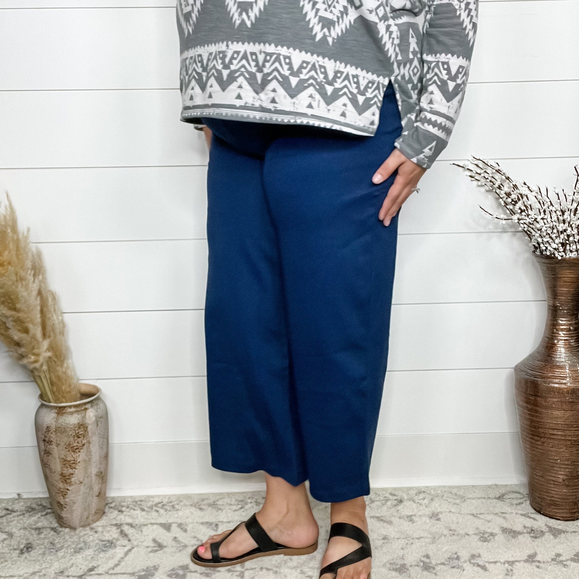 "Slight of Hand" Pull On Wide Leg Crop Trousers (Navy)