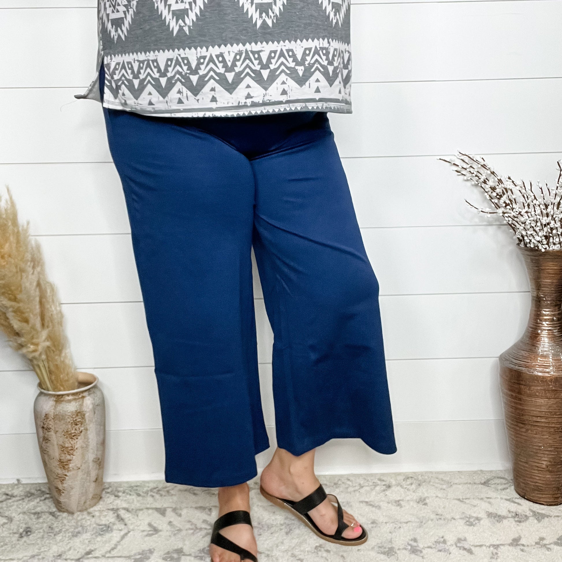 "Slight of Hand" Pull On Wide Leg Crop Trousers (Navy)
