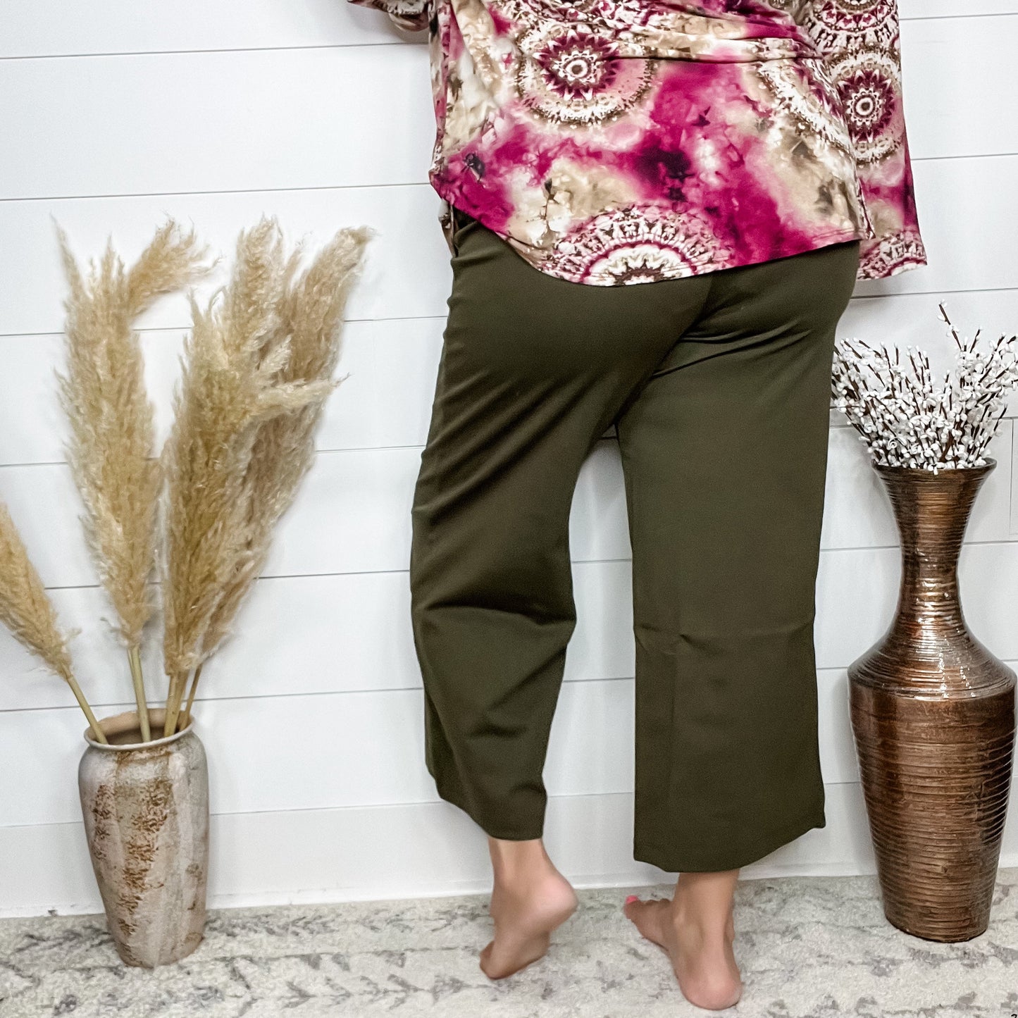 "Slight of Hand" Pull On Wide Leg Crop Trousers (Olive)