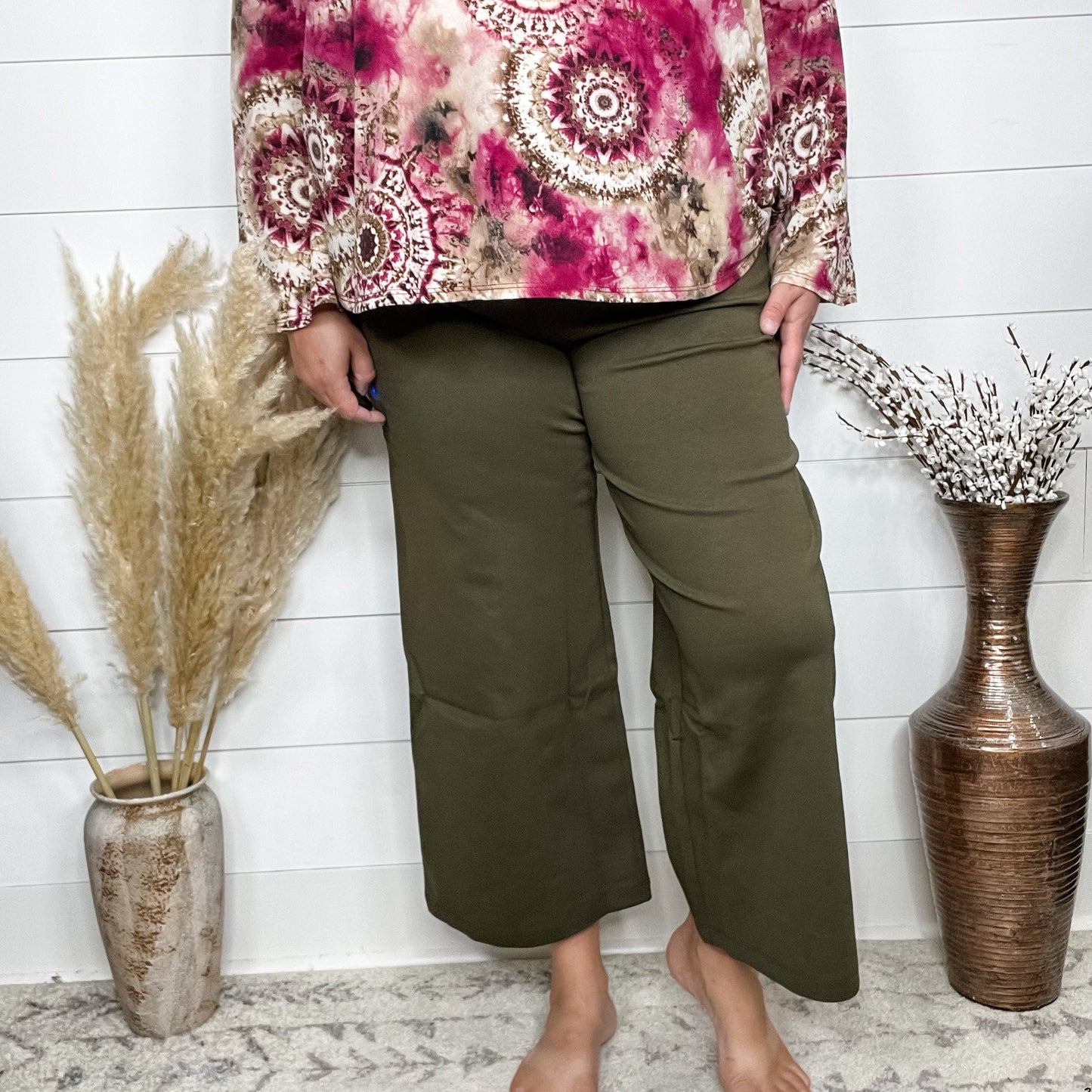 "Slight of Hand" Pull On Wide Leg Crop Trousers (Olive)