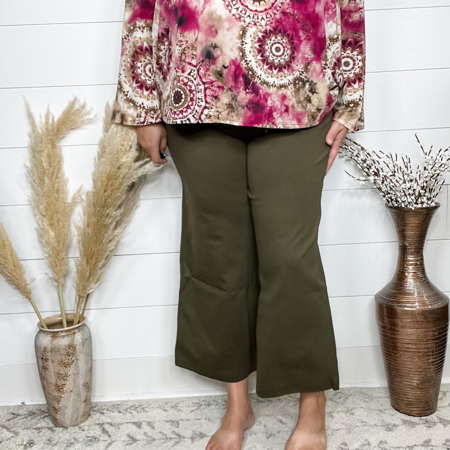 "Slight of Hand" Pull On Wide Leg Crop Trousers (Olive)