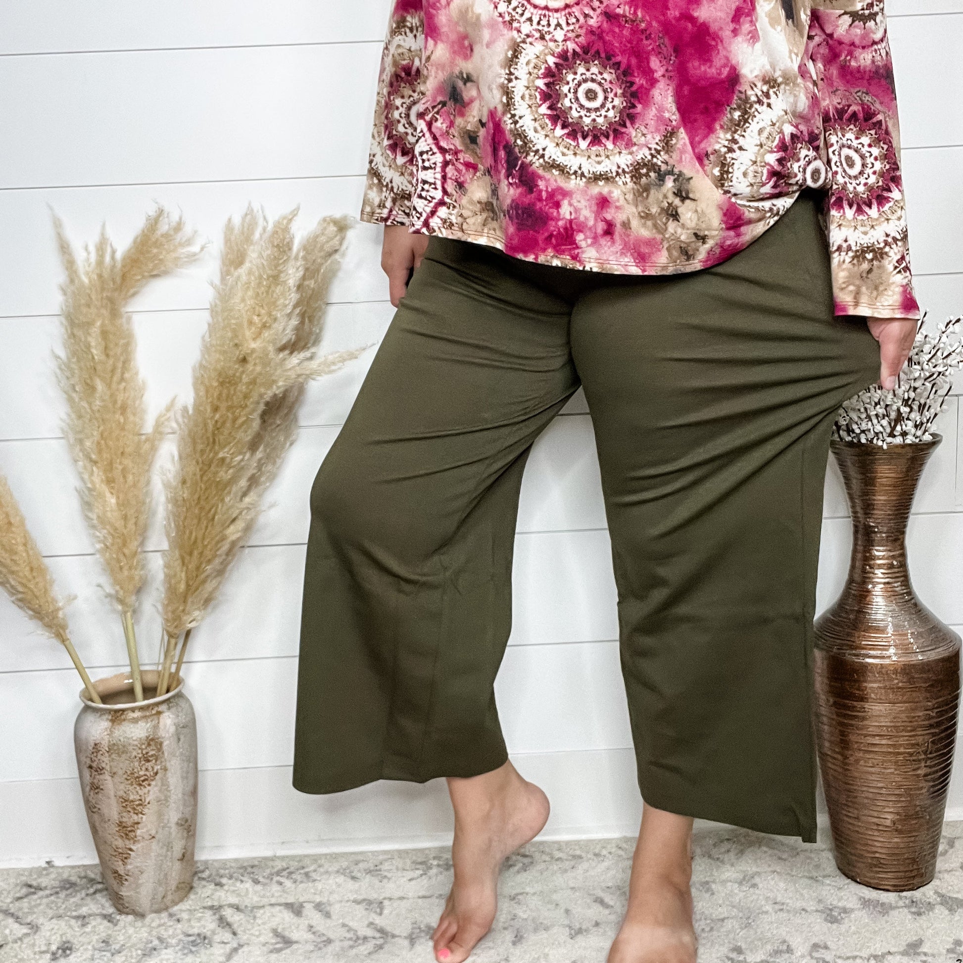 "Slight of Hand" Pull On Wide Leg Crop Trousers (Olive)