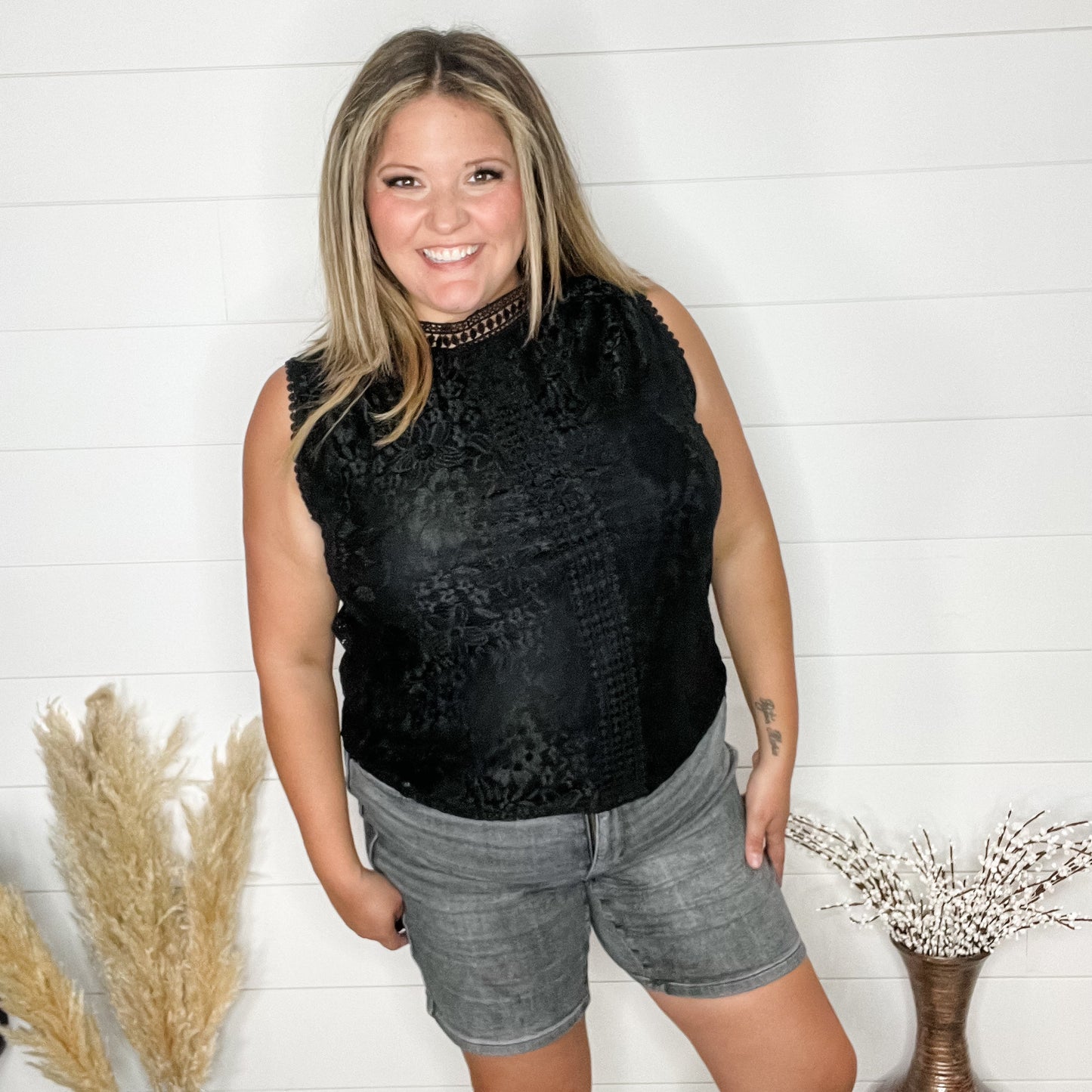 "Theo" Lace Sleeveless Hi-Neck
