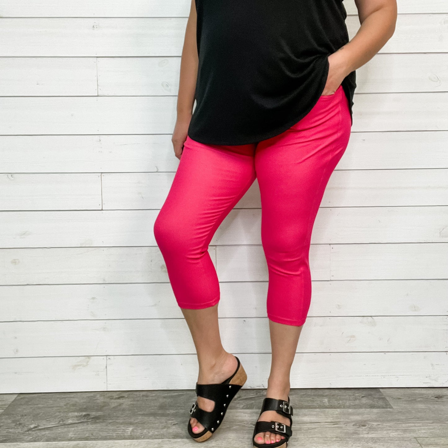Trouser that Feel Like Jeggings Capris (Fuchsia)