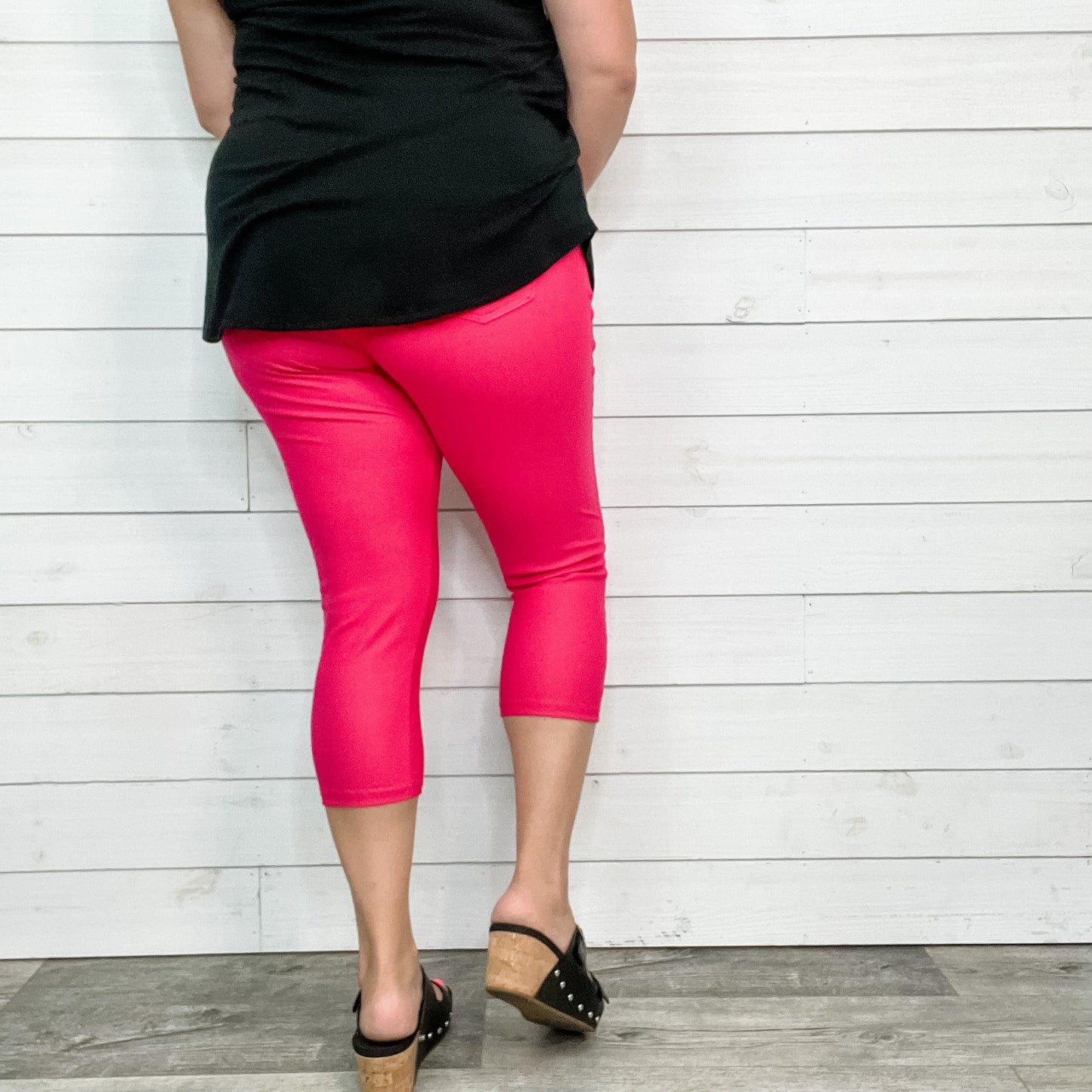 Trouser that Feel Like Jeggings Capris (Fuchsia)