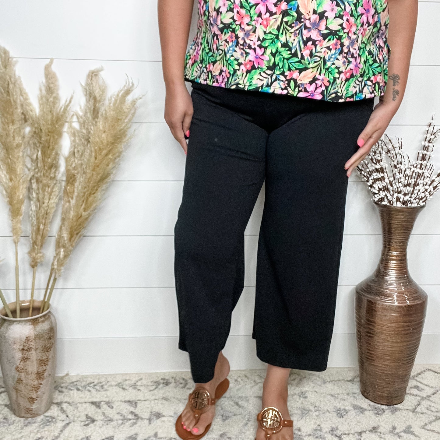 "Uptown" Crop Trouser with Pockets (Black)