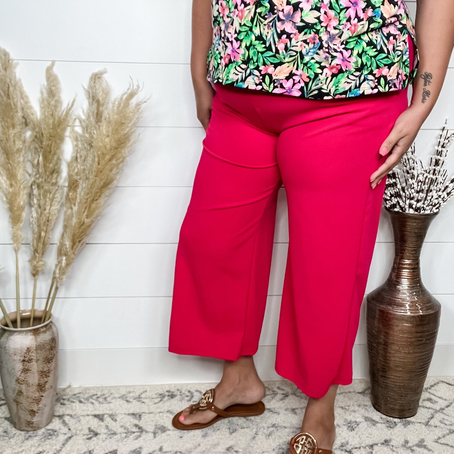 "Uptown" Crop Trouser with Pockets (Fuchsia)