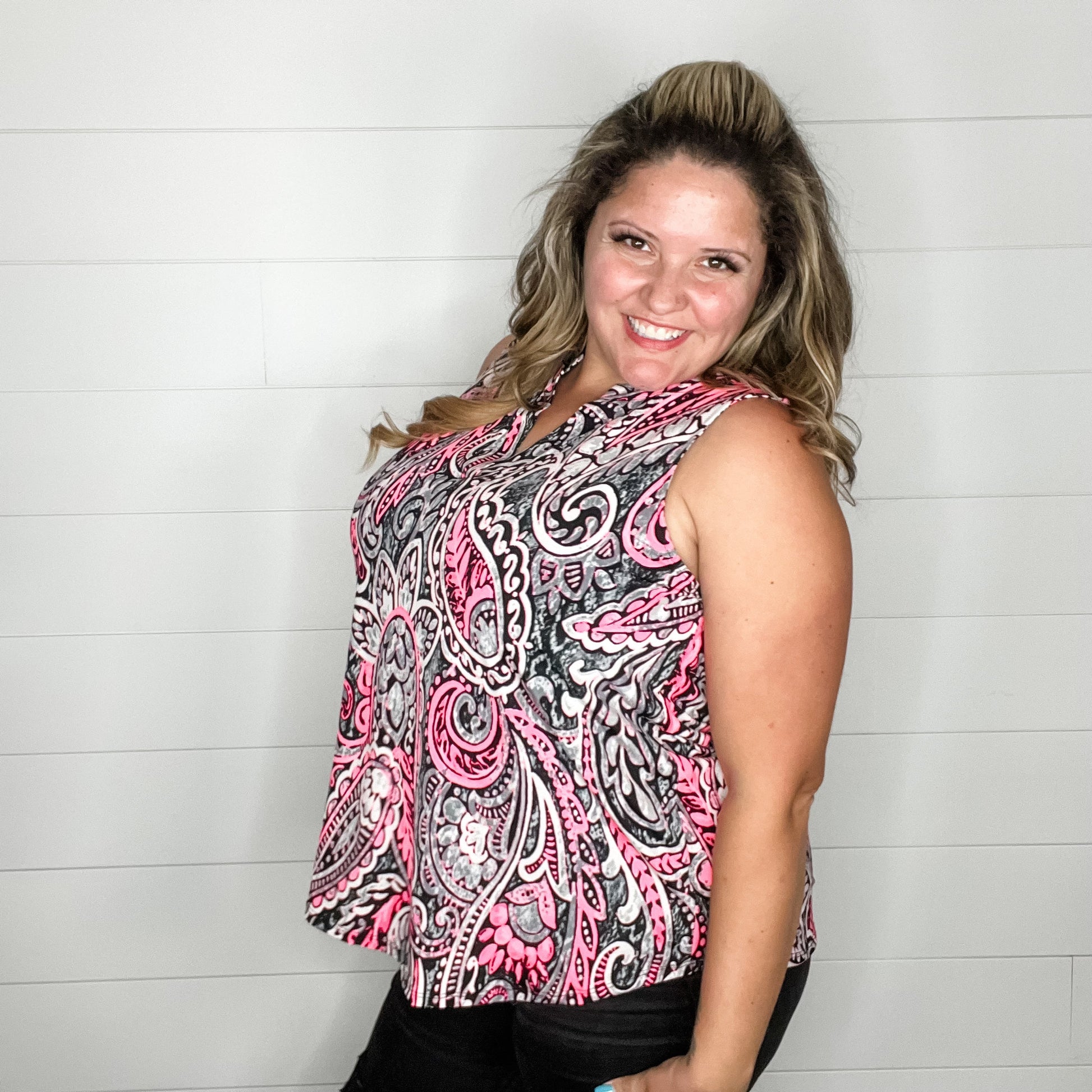 "Walker" Sleeveless Lizzy