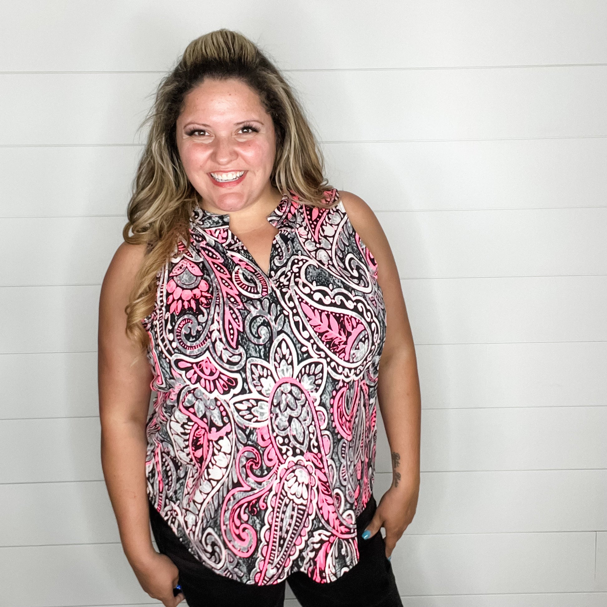 "Walker" Sleeveless Lizzy