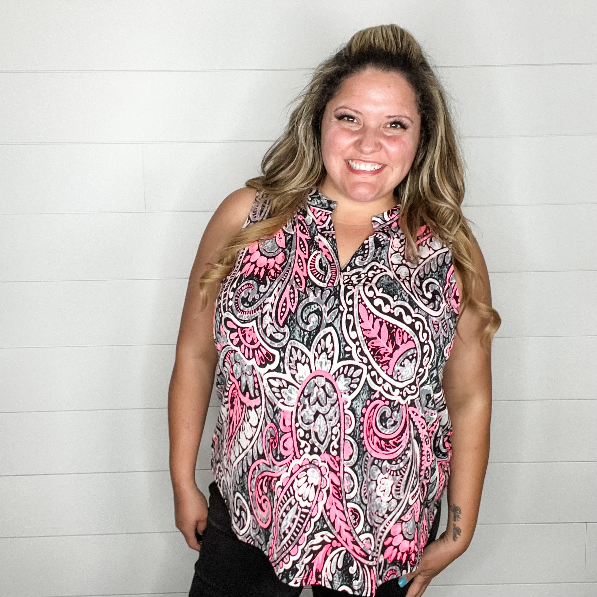 "Walker" Sleeveless Lizzy