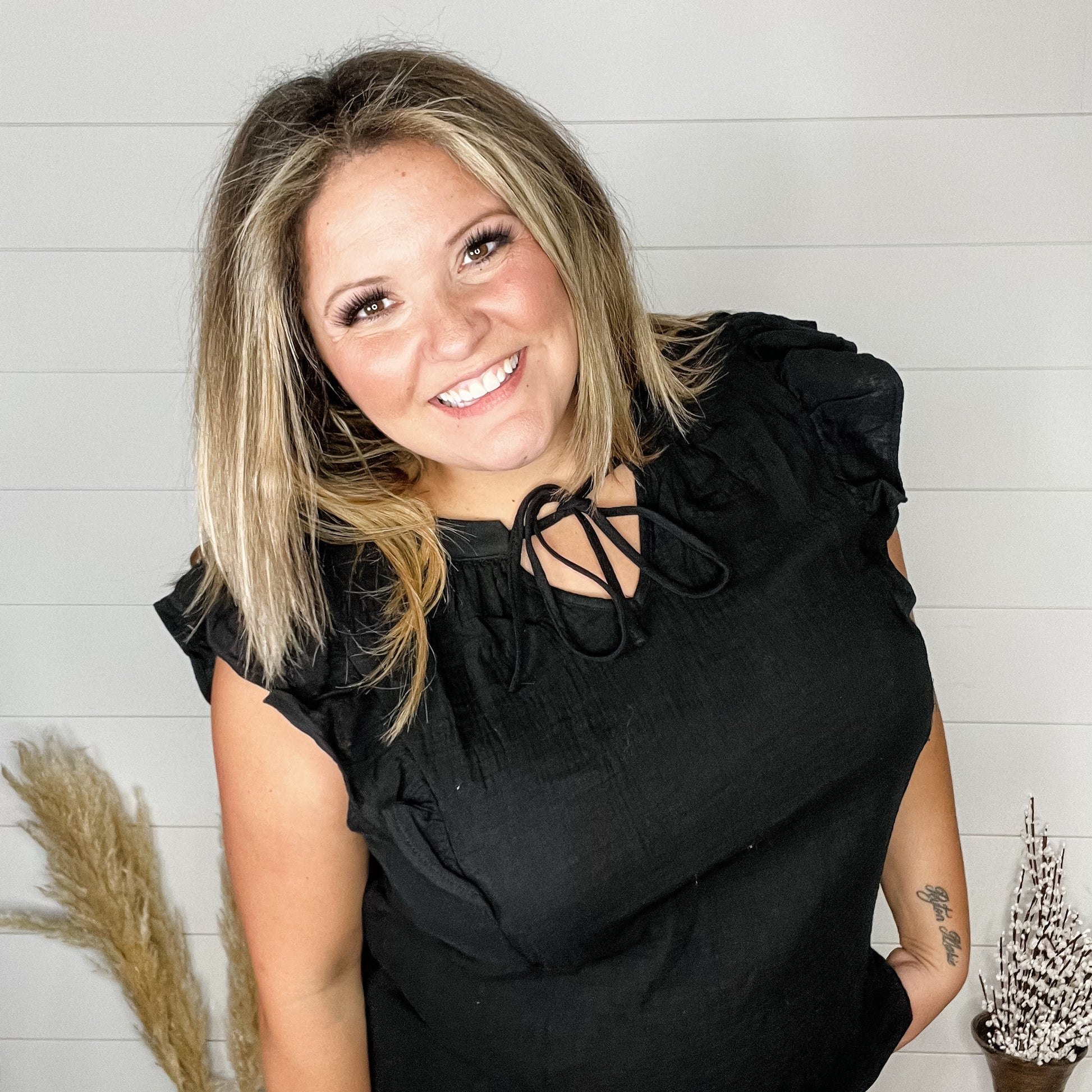 "Wheatland" Ruffle Cap V Neck with Tie Detail (Black)