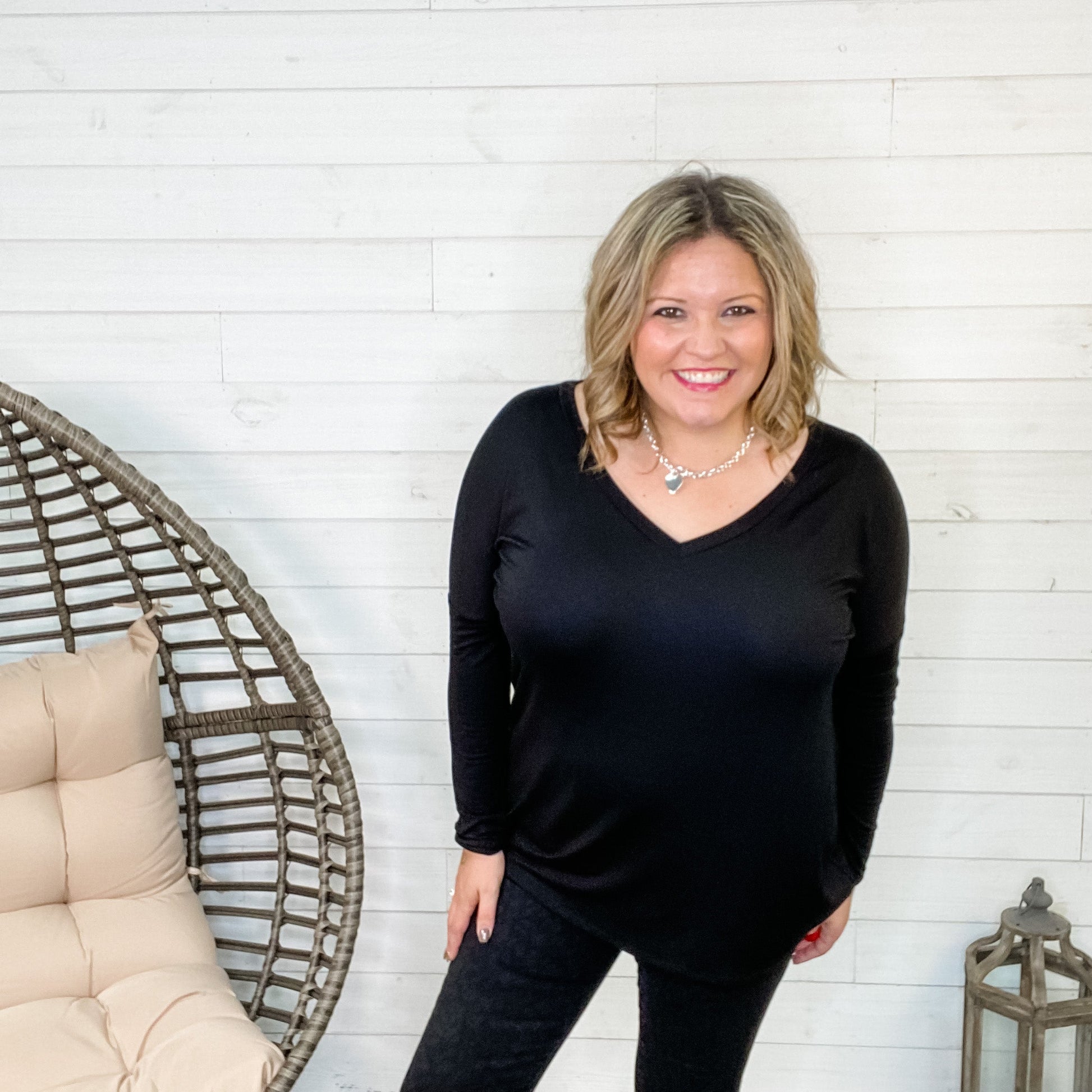 "Ziggy" Long Sleeve V-Neck (Black)