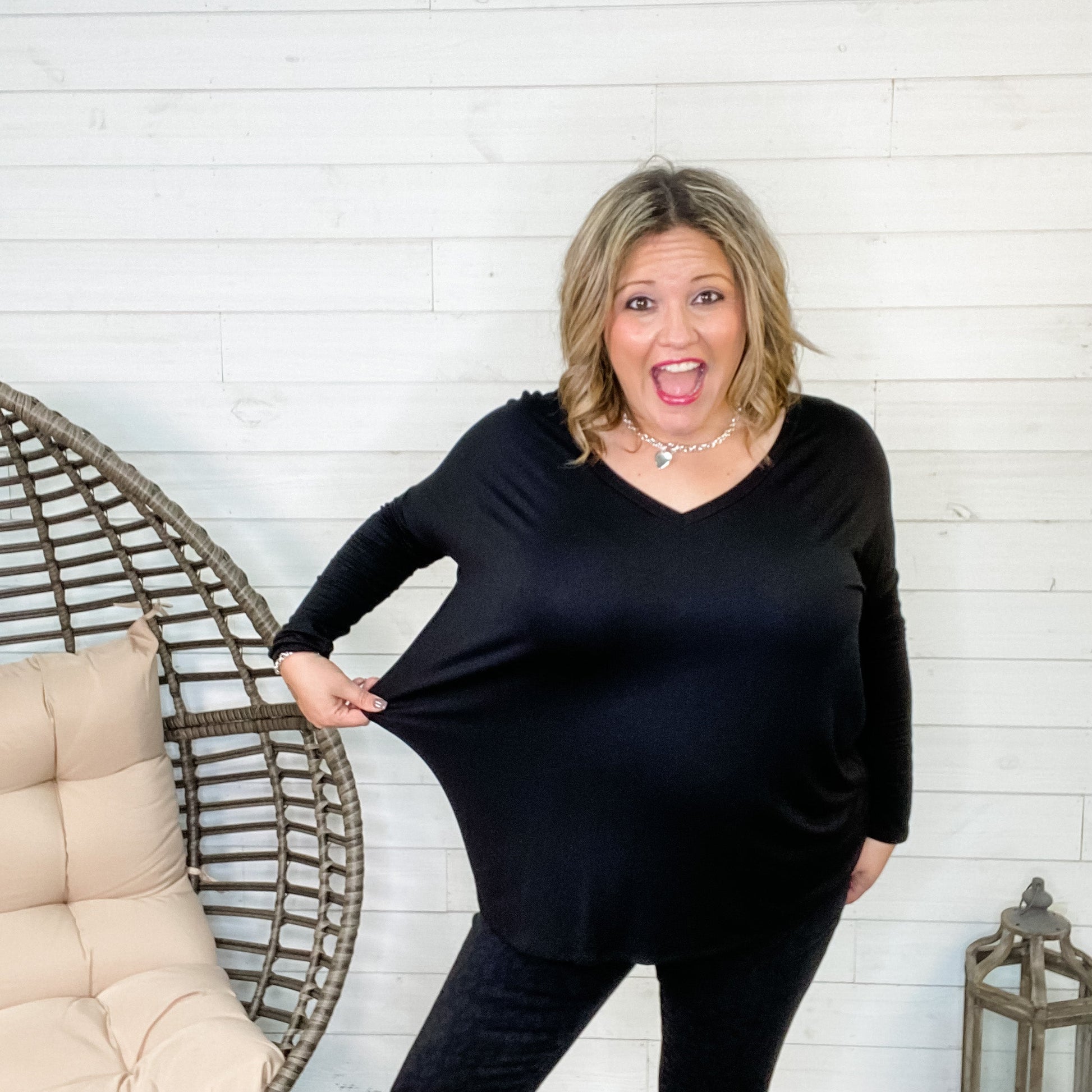 "Ziggy" Long Sleeve V-Neck (Black)