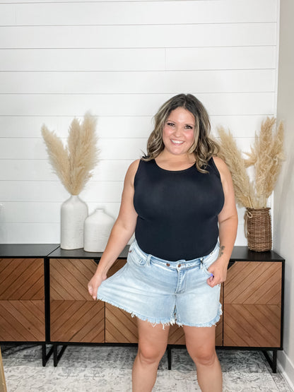Judy Blue "Blame It On My Roots" Double Button Mid Thigh Dad Jean