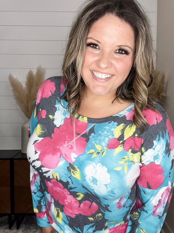 Dear Scarlett "Can't Stop" Floral Long Sleeve Weekender Style