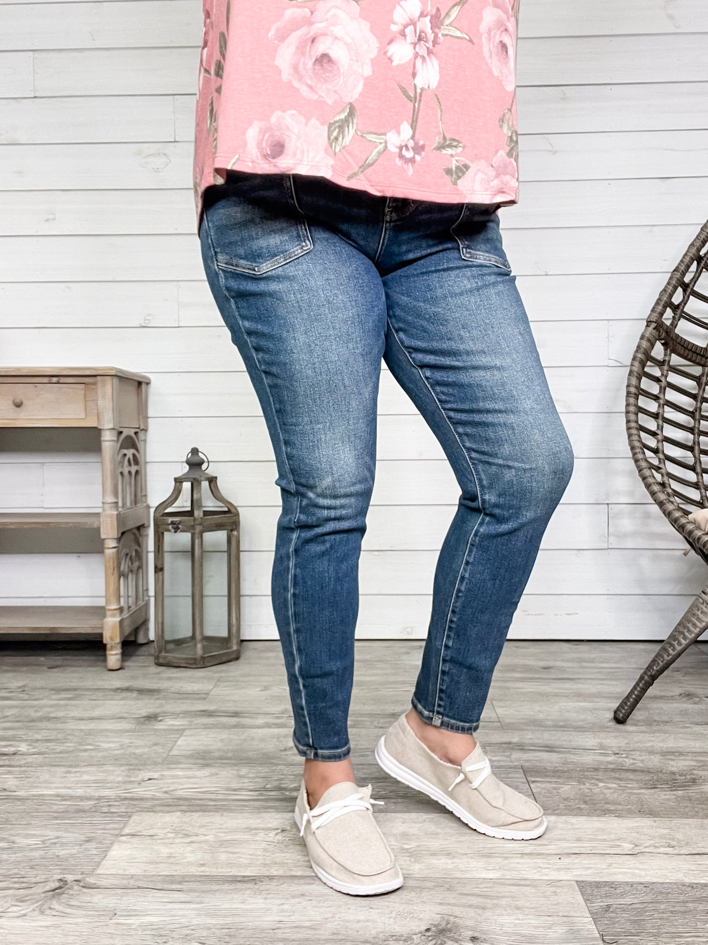 Judy Blue "Deep Thoughts" Relaxed Fit Deep Pockets