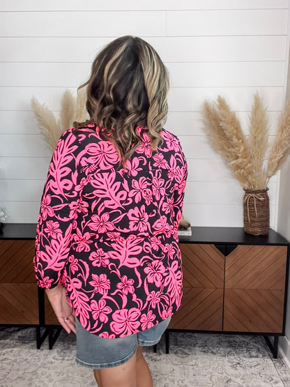 "Spoiler" 3/4 Sleeve Split Neck Tops