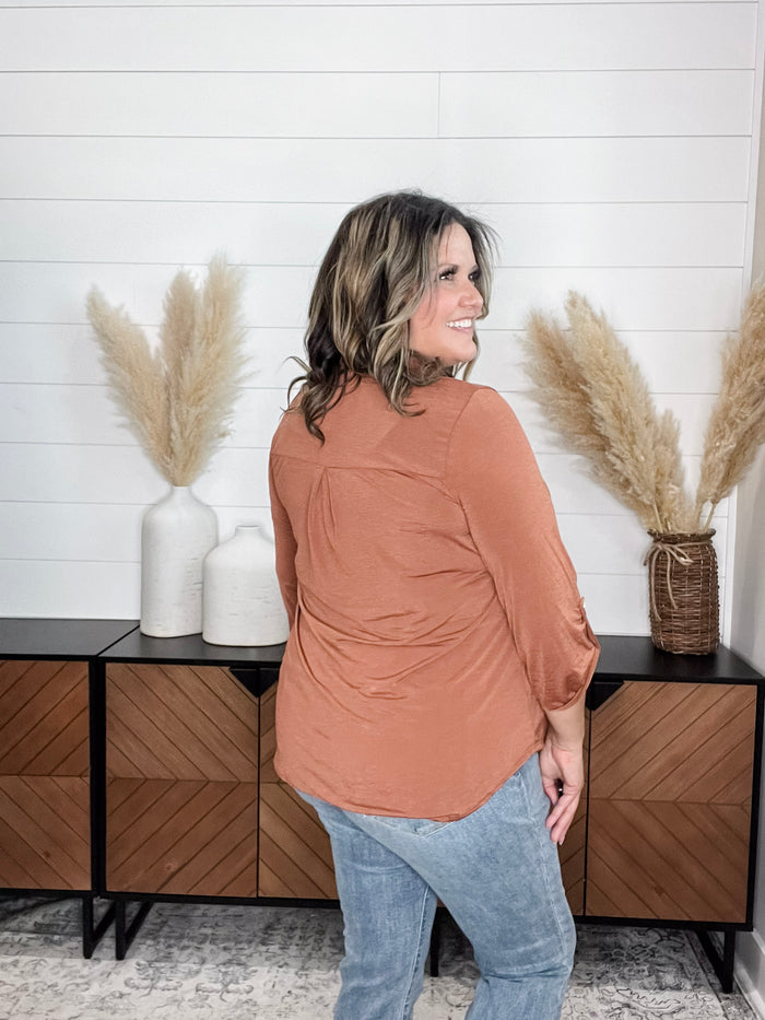 Dear Scarlett "Timeline" 3/4 Sleeve Split Neck (Rust)