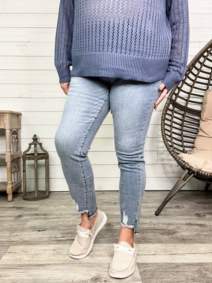 Judy Blue "BBL" Relaxed Leg Cool Jeans