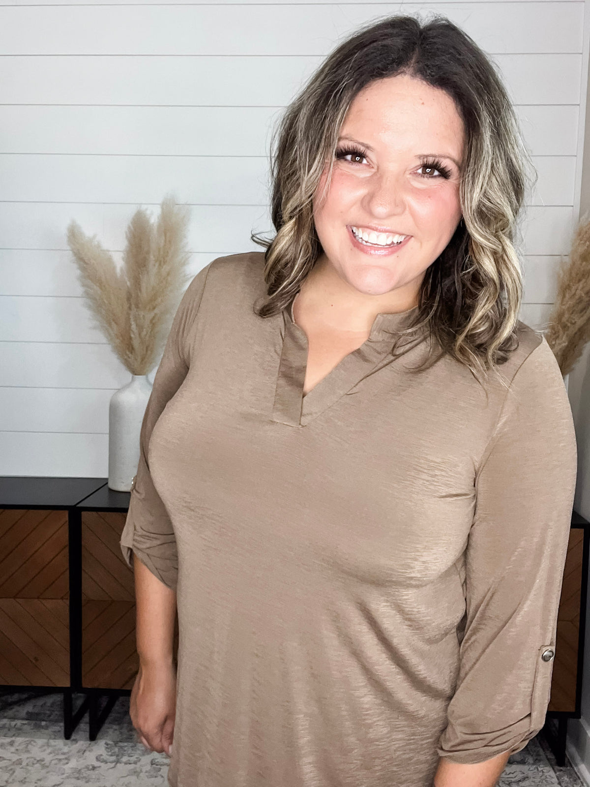 Dear Scarlett "Timeline" 3/4 Sleeve Split Neck (Mocha)