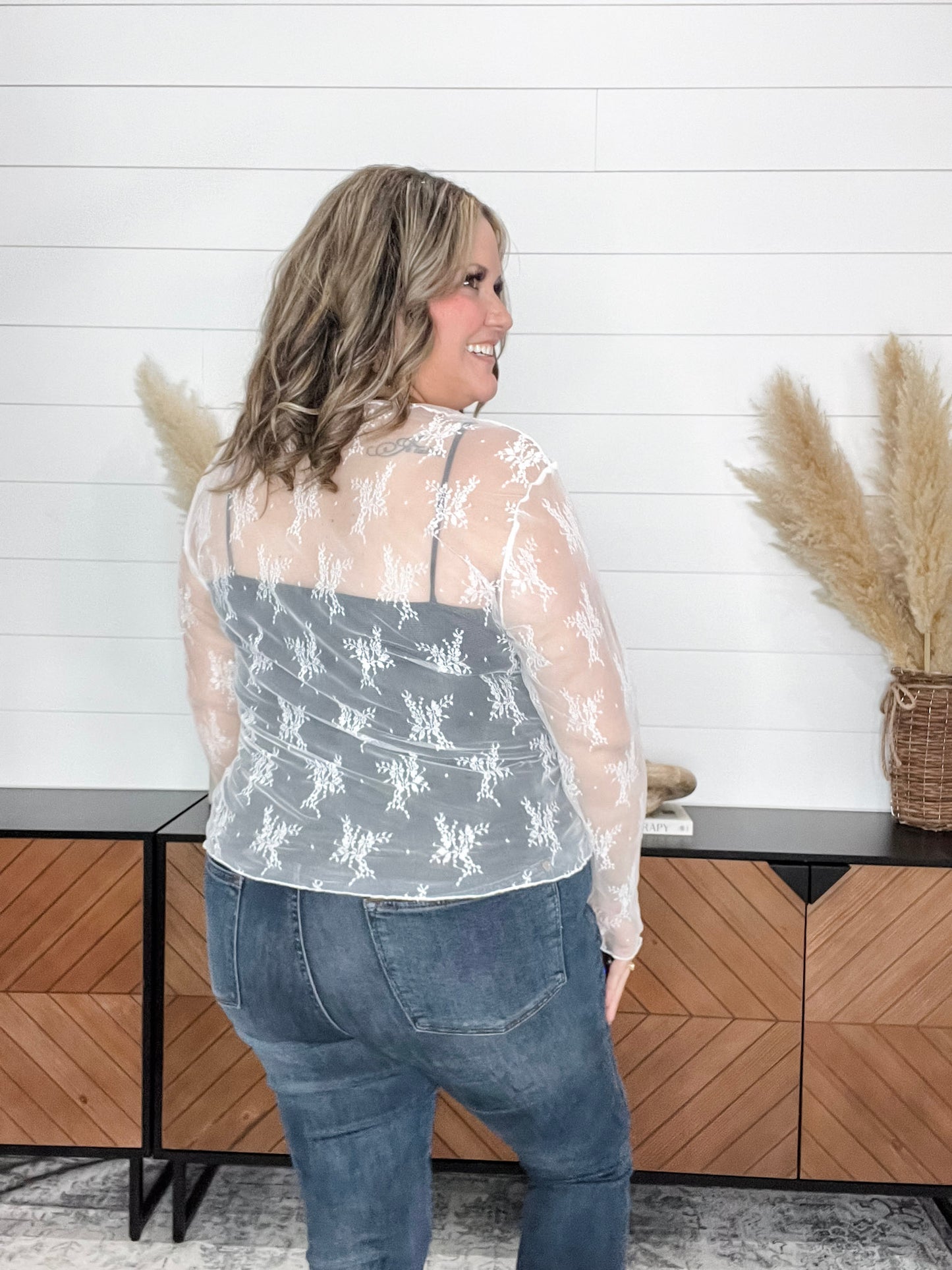 "Quarter" Long Sleeve Lace Top (White)