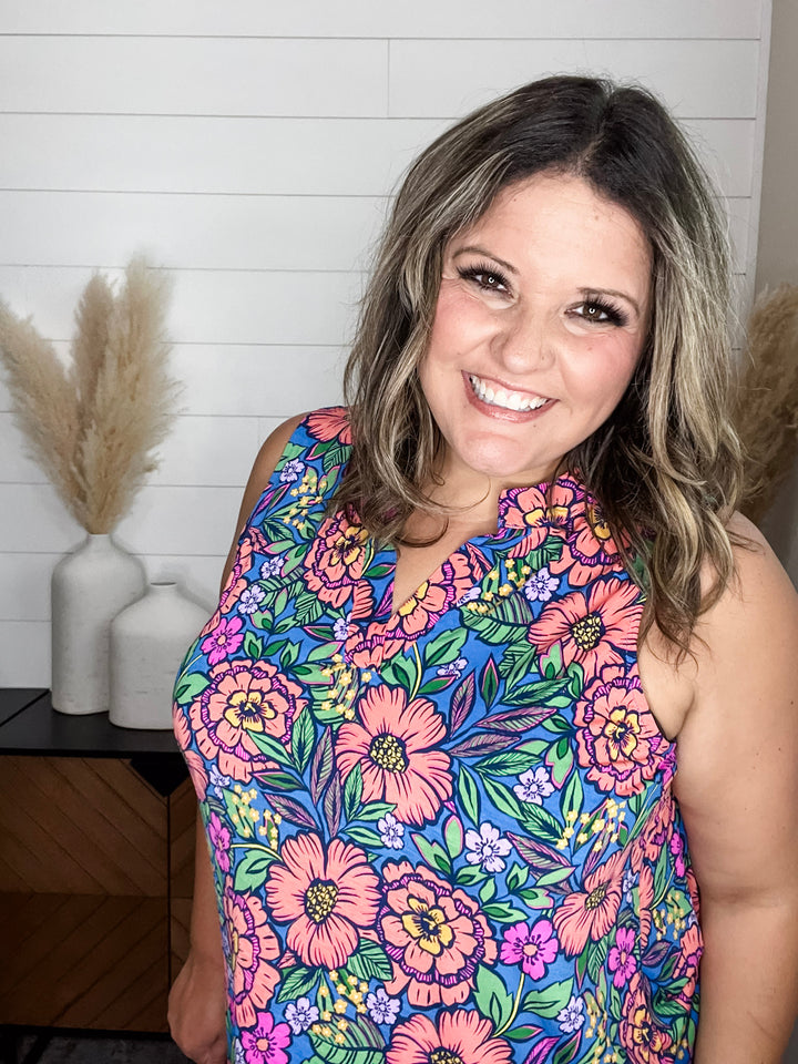 "Dorian" Sleeveless Split Neck