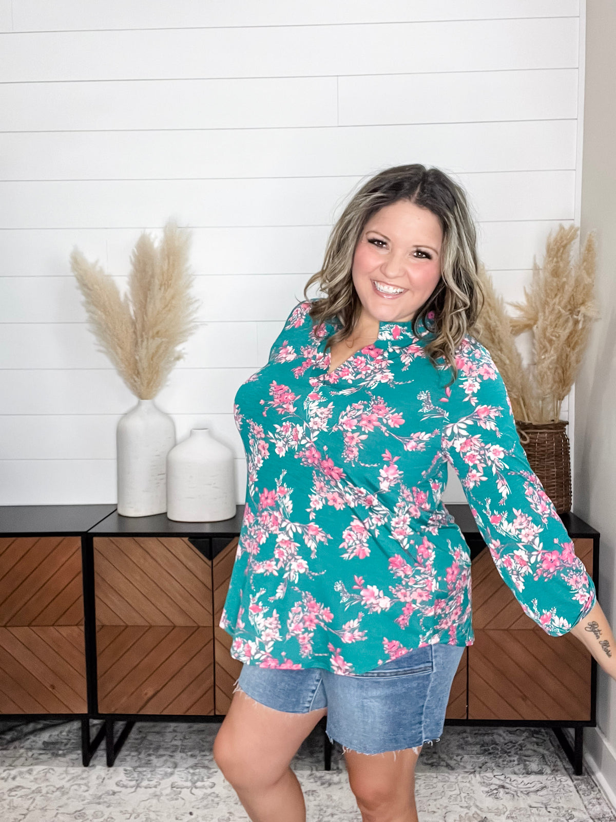 Dear Scarlett "Deception" Floral Lizzy 3/4 Sleeve Split Neck