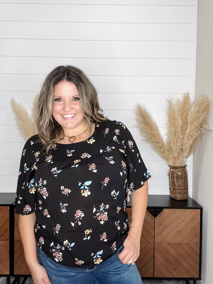 "Reward" Ruffle Short Sleeve (Black)