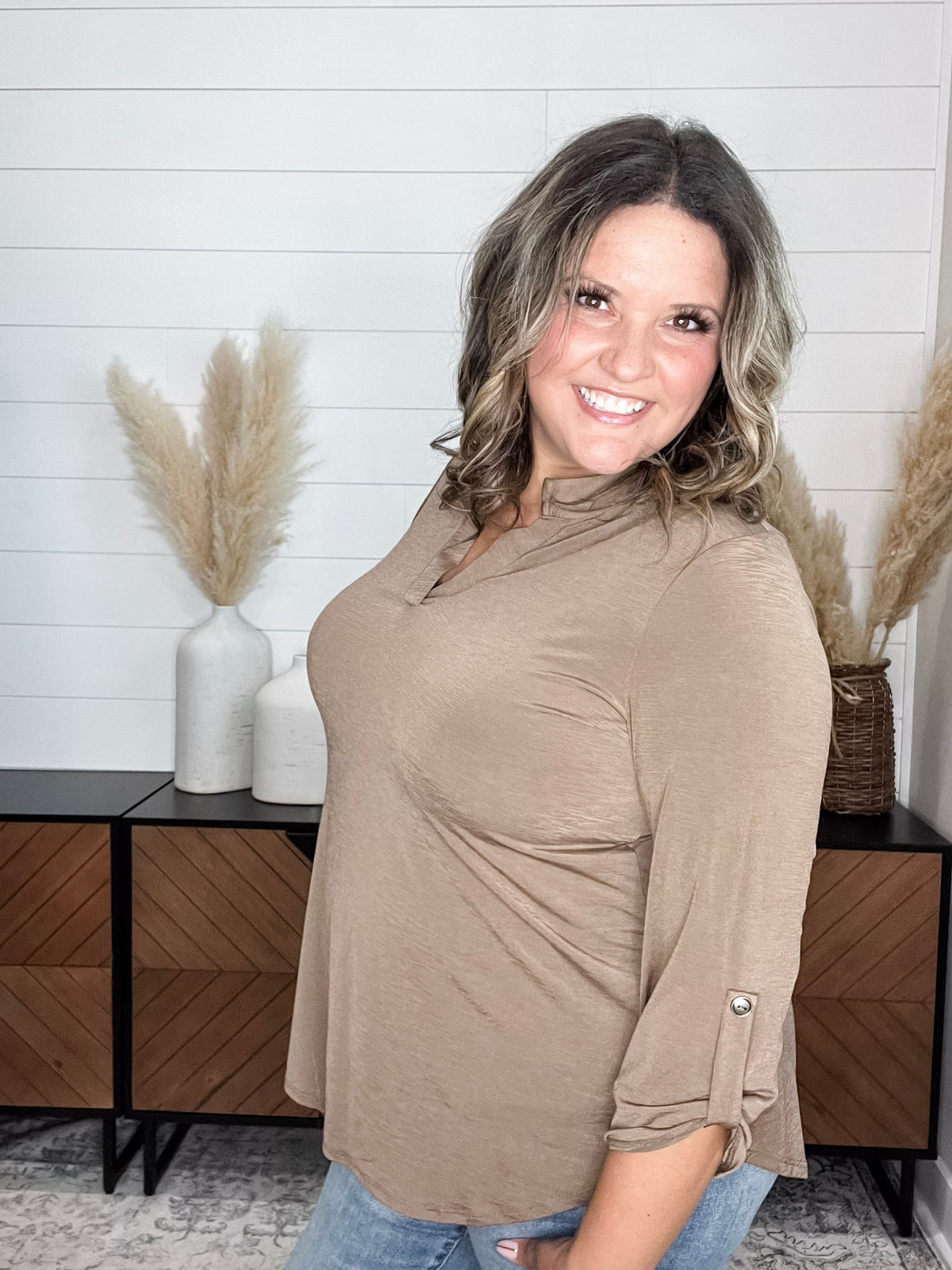 Dear Scarlett "Timeline" 3/4 Sleeve Split Neck (Mocha)