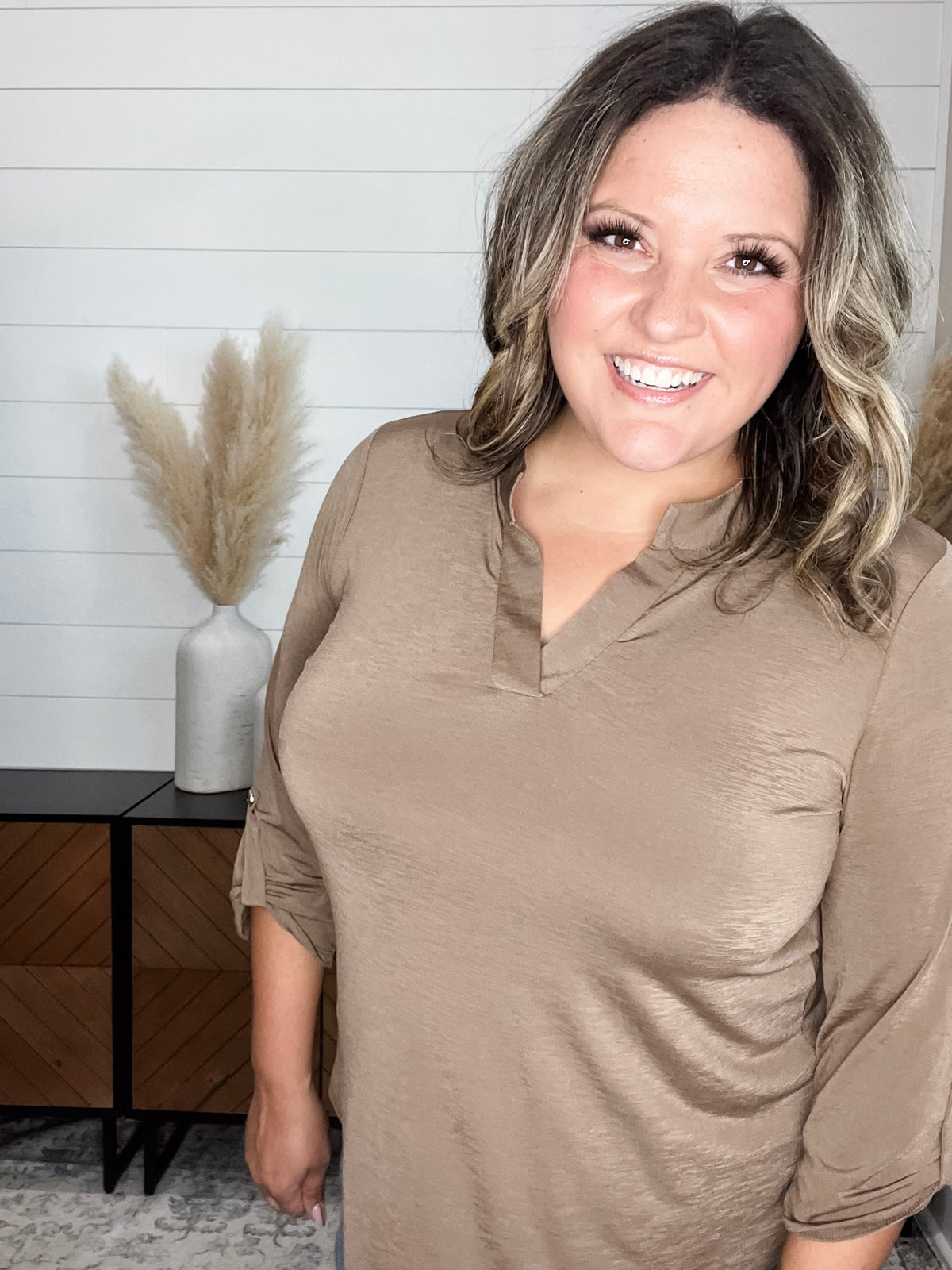 Dear Scarlett "Timeline" 3/4 Sleeve Split Neck (Mocha)