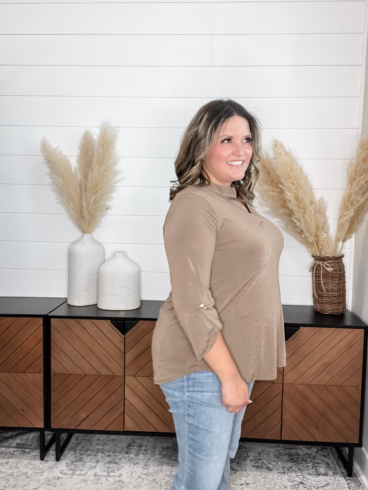 Dear Scarlett "Timeline" 3/4 Sleeve Split Neck (Mocha)