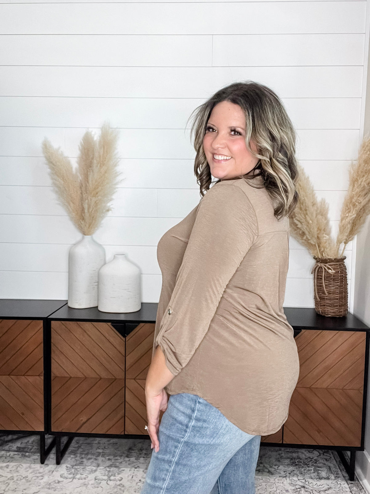 Dear Scarlett "Timeline" 3/4 Sleeve Split Neck (Mocha)