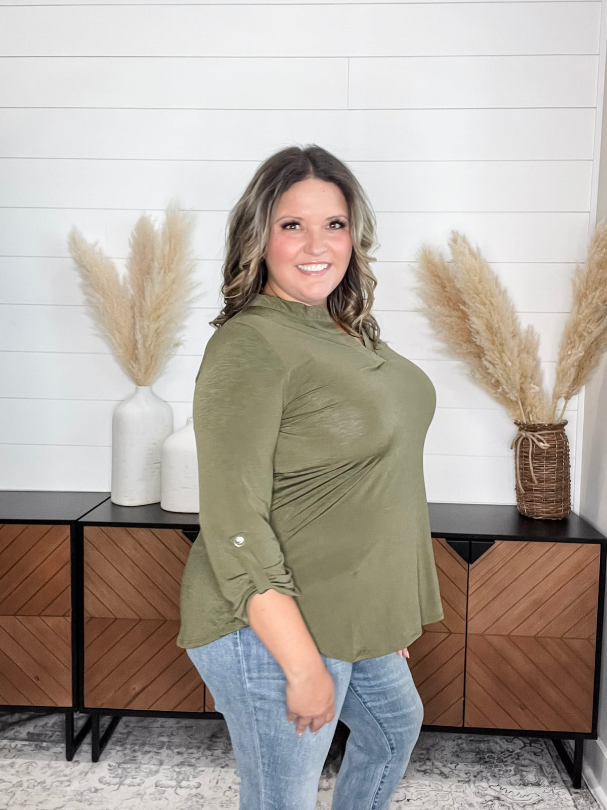 Dear Scarlett "Timeline" 3/4 Sleeve Split Neck (Olive)