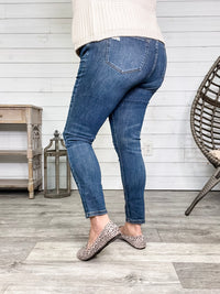 Judy Blue "Middle Man" Mid Rise Tummy Control Jeans