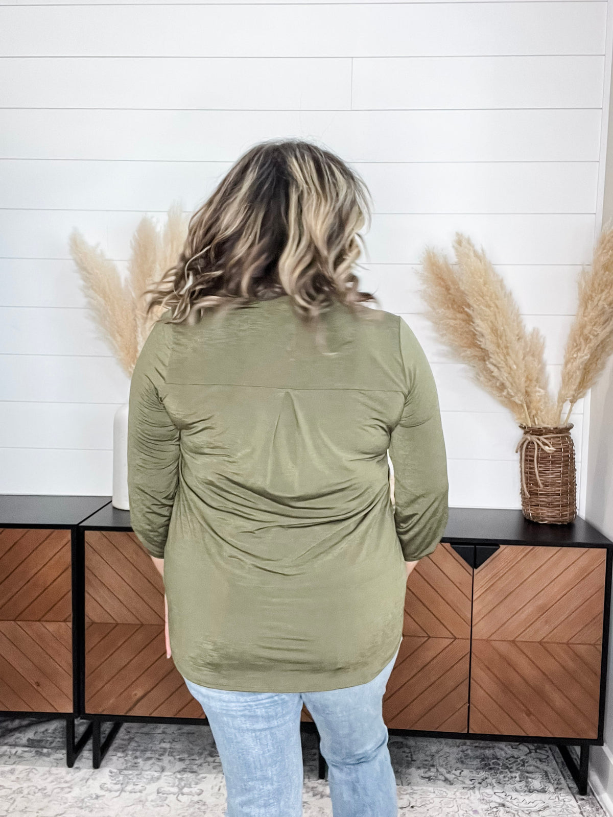 Dear Scarlett "Timeline" 3/4 Sleeve Split Neck (Olive)