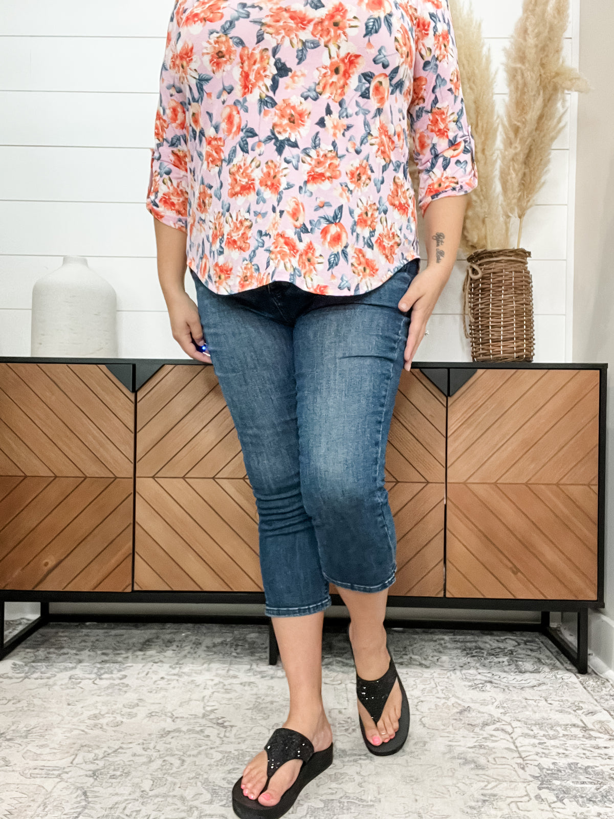 Judy Blue "Rumi" Tummy Control Dark Wash Capris