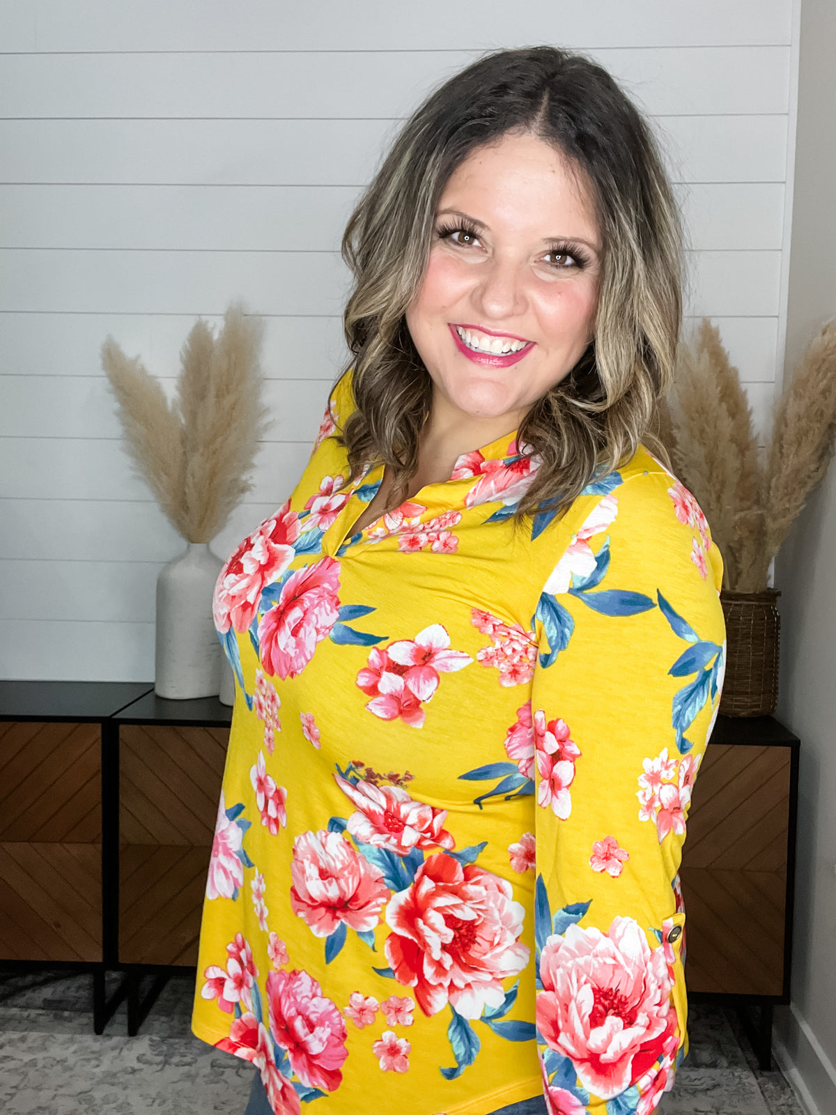Dear Scarlett "Corbina" 3/4 Sleeve Split Neck