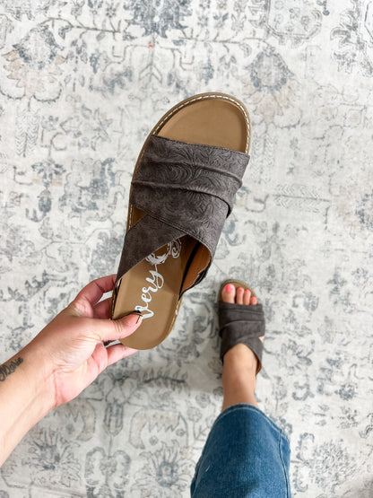 "Jolene" By Very G Slip On Flat Sandal (Tooled Charcoal)