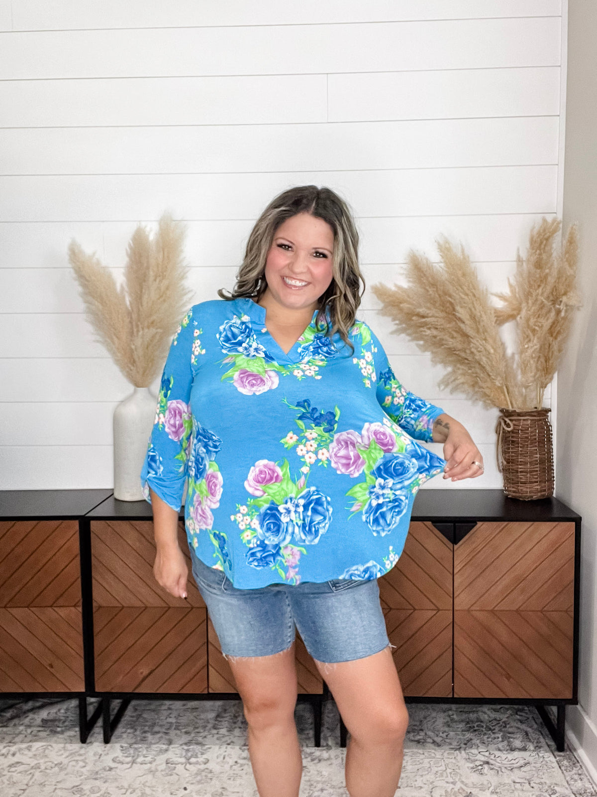 Dear Scarlett "Deep Dive" Floral Lizzy 3/4 Sleeve Split Neck Tops