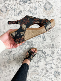 Corkys "Carley" Wedge Sandal (Black Tan Floral)