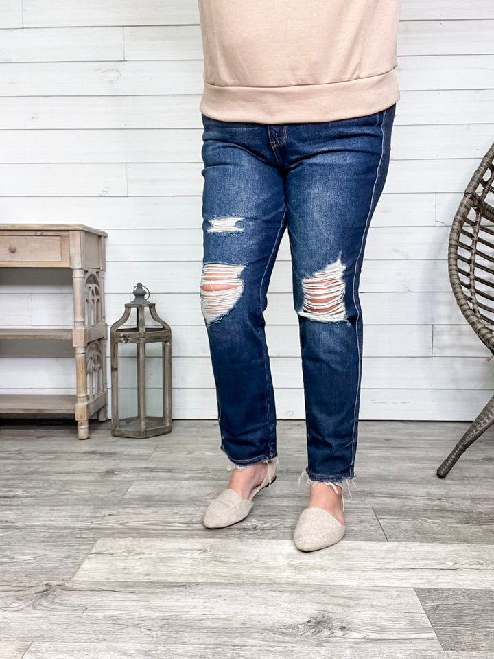 Judy Blue “Superb” Rigid Magic Straight Leg Jeans