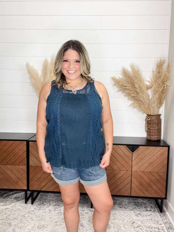 "Alaska" Lace Detail Tank