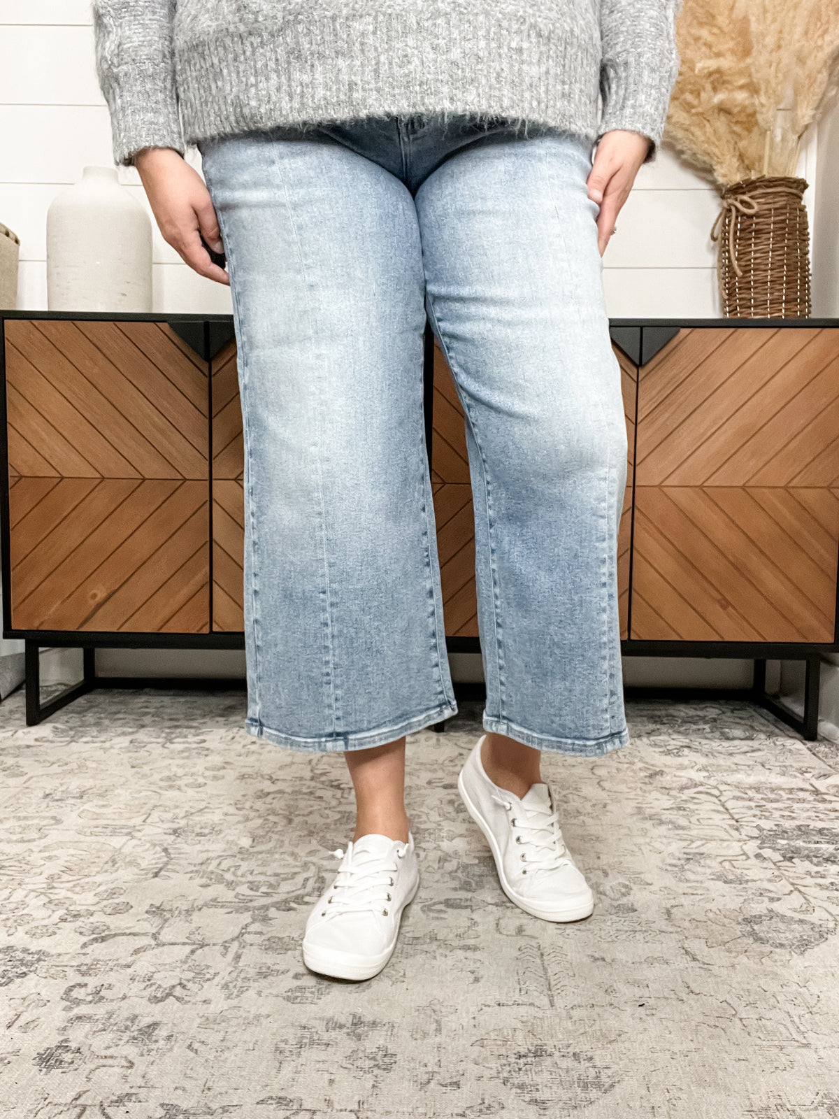 Judy Blue Stevie Front Seam Detail Wide Leg Crop