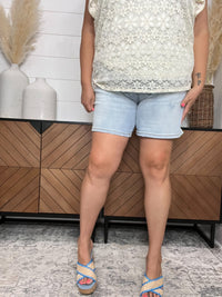 Judy Blue 2 Button Mid Thigh Dad Shorts