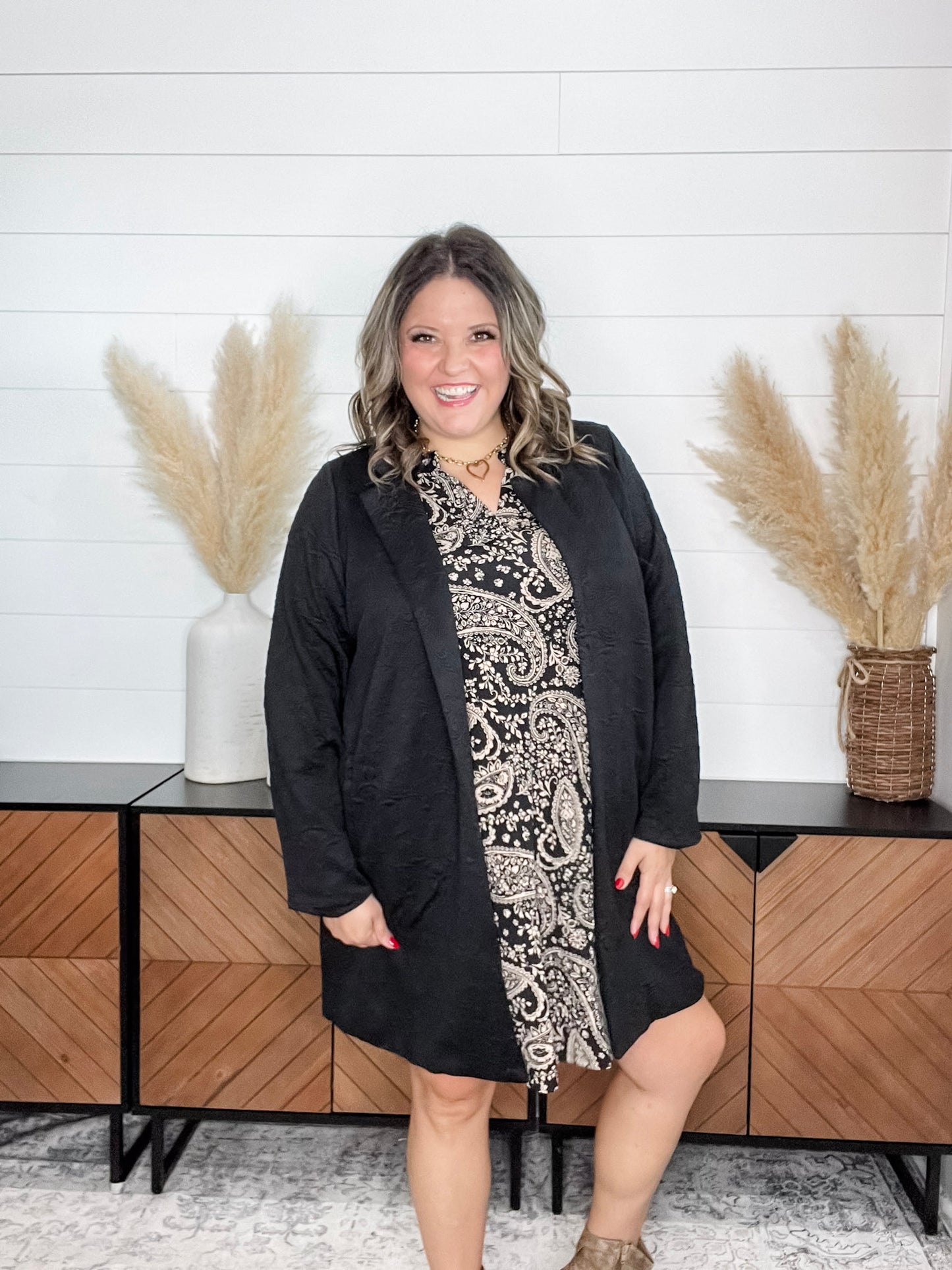 "Amara" Jacquard Midi Coat with Pockets (Black)