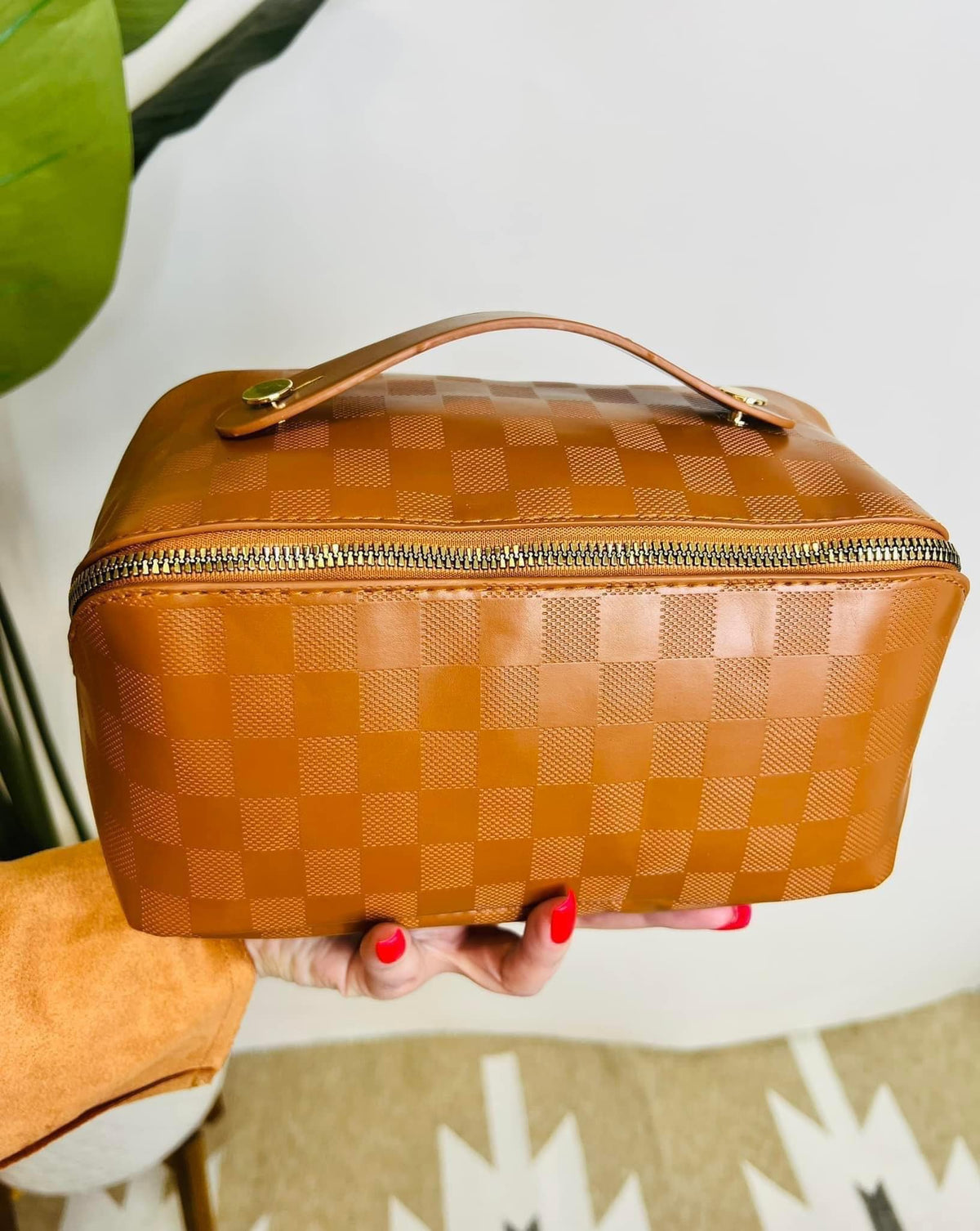 Vegan Leather Checkered Cosmetic Bag (Multiple Colors) – Lola Monroe  Boutique