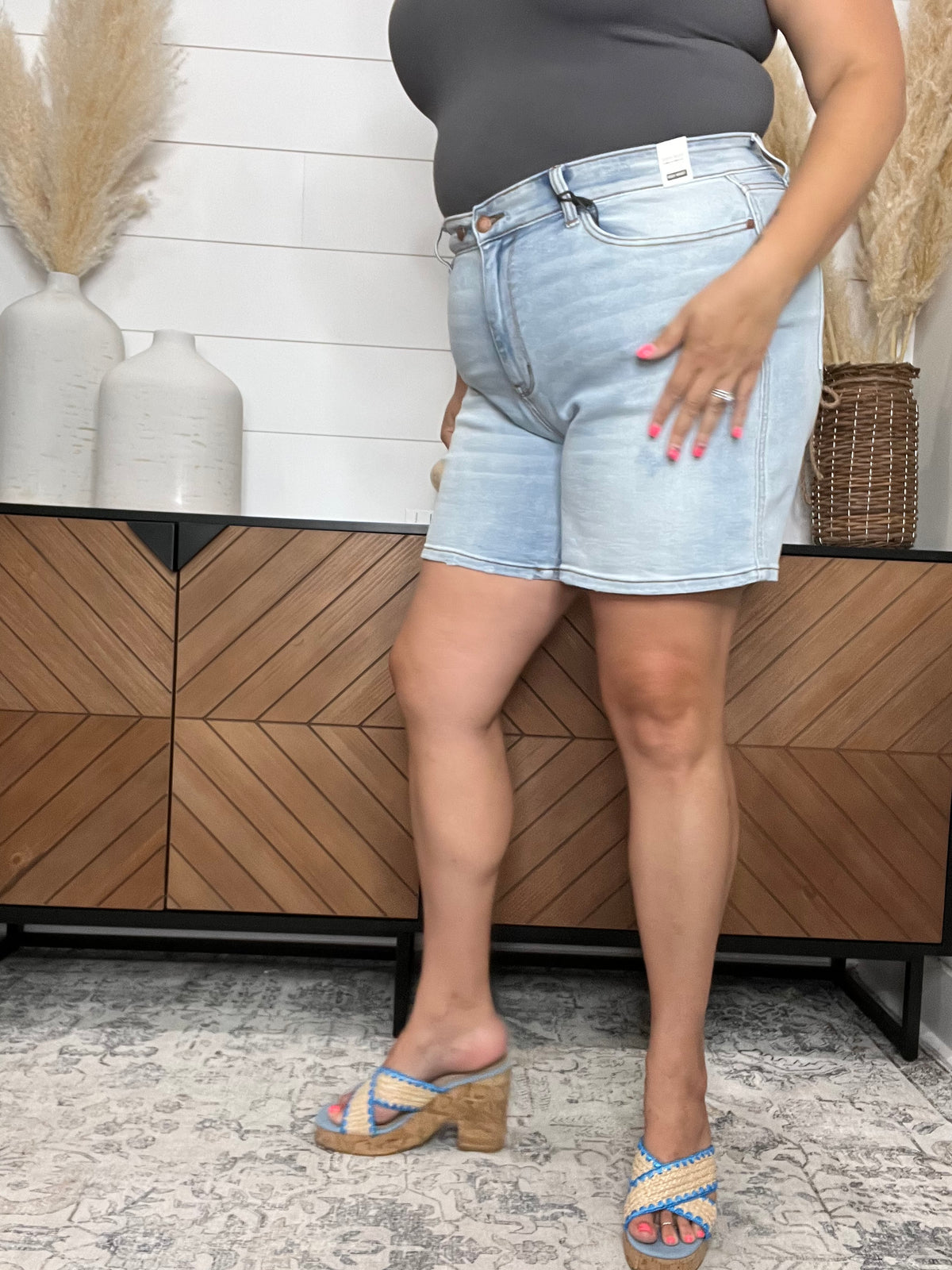 Judy Blue 2 Button Mid Thigh Dad Shorts