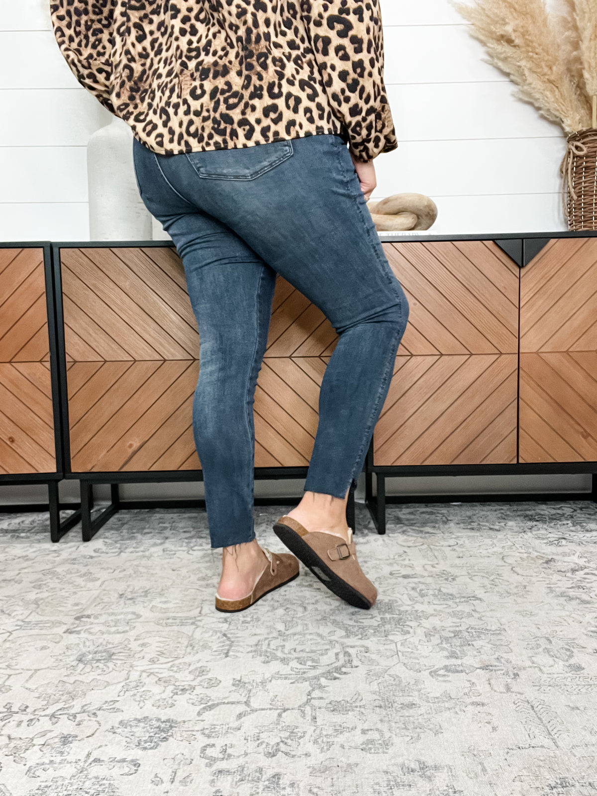 Judy Blue "Plant Therapy" Stem hem Tummy Control Skinny Jeans