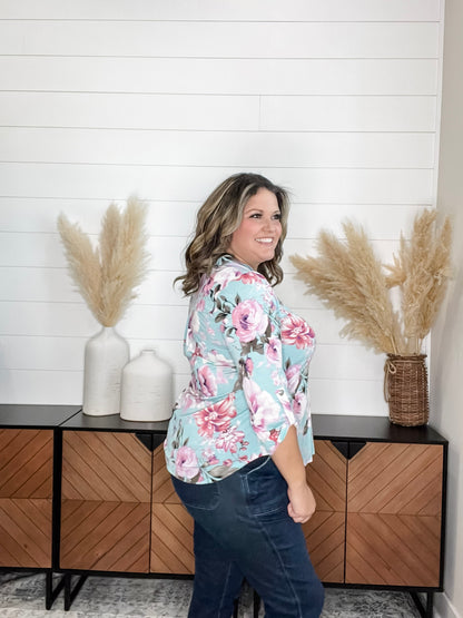 "Intrigue" Floral Lizzy 3/4 Sleeve Split Neck Tops